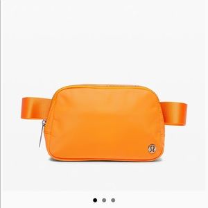 Lululemon everywhere belt bag